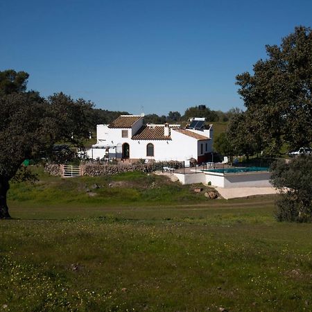 הוילה לה פואבלה דה לוס אינפאנטס Casa Cortijo En Dehesa Sierra Leon מראה חיצוני תמונה