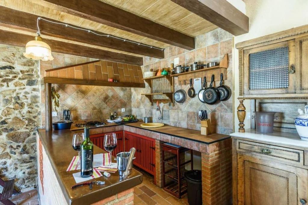 הוילה לה פואבלה דה לוס אינפאנטס Casa Cortijo En Dehesa Sierra Leon מראה חיצוני תמונה