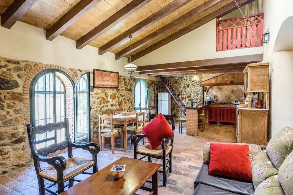 הוילה לה פואבלה דה לוס אינפאנטס Casa Cortijo En Dehesa Sierra Leon מראה חיצוני תמונה