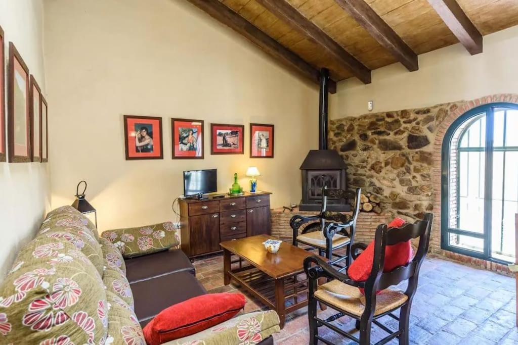הוילה לה פואבלה דה לוס אינפאנטס Casa Cortijo En Dehesa Sierra Leon מראה חיצוני תמונה
