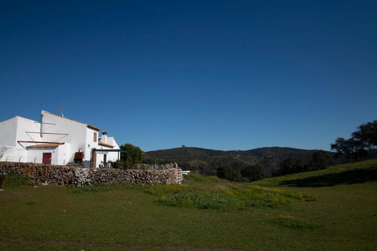 הוילה לה פואבלה דה לוס אינפאנטס Casa Cortijo En Dehesa Sierra Leon מראה חיצוני תמונה
